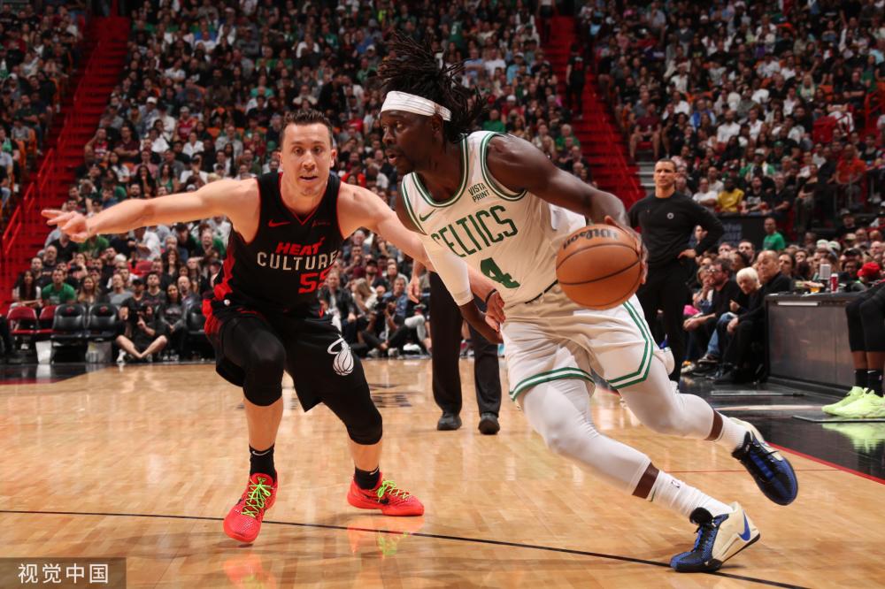 快船球迷偷着乐！乔治的“老毛病”坑惨76人，当初交易太明智