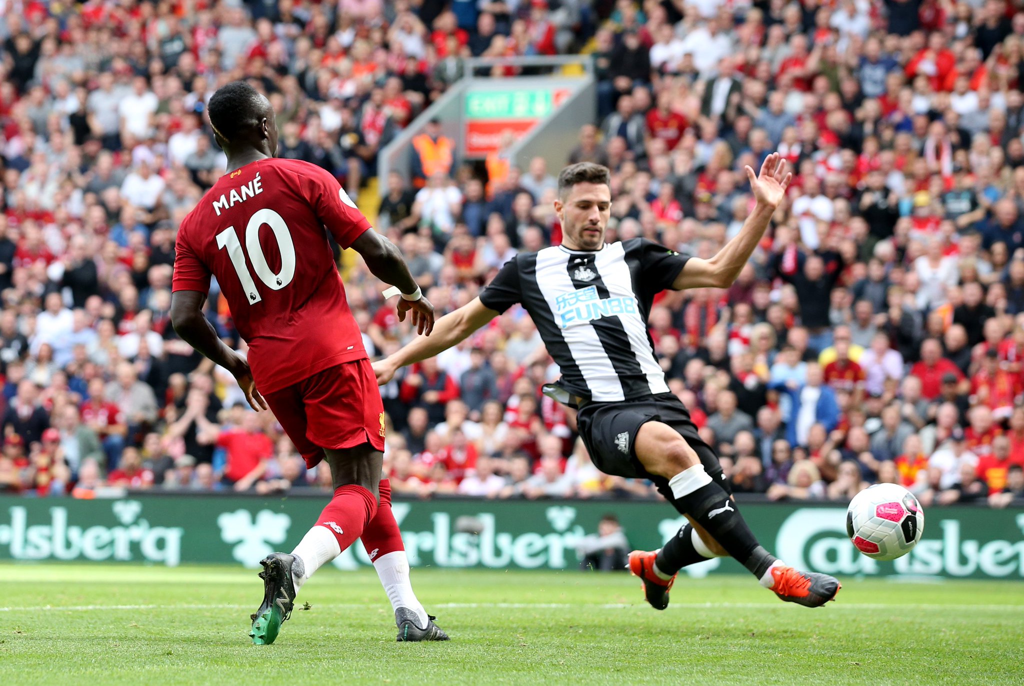 观战台：马竞巴萨争西甲榜首+枪手火拼蓝军 利物浦冲冠.