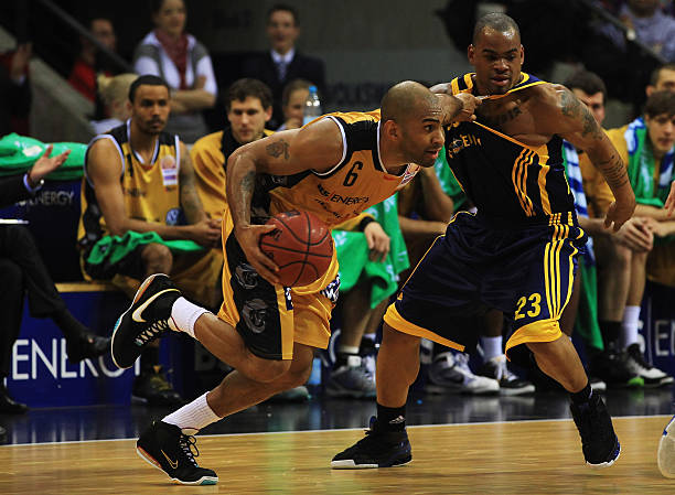 阿瑙：我曾以球迷身份见证国米三冠王，现作为球员会全力以赴.