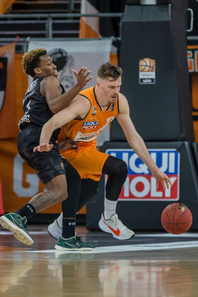 体育团队提 体育团队提