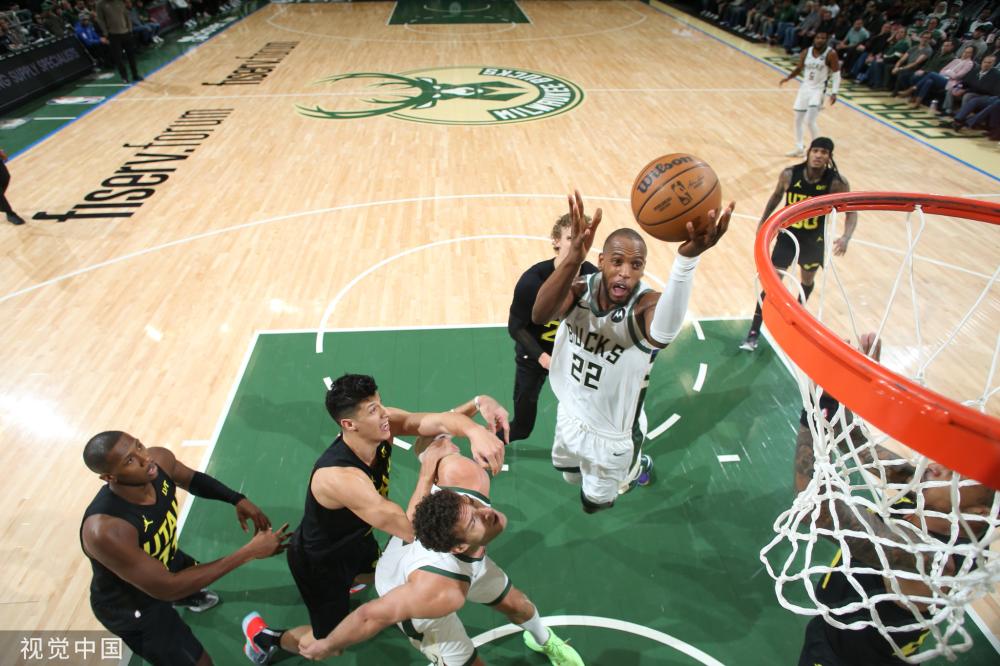 一位从侏儒 一位从侏儒